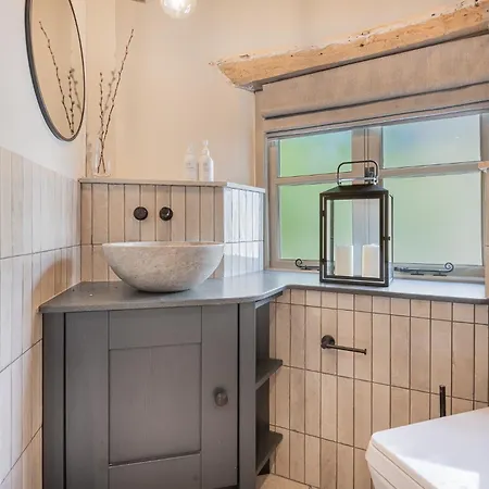 The Hut Retreat 柯比朗斯代尔